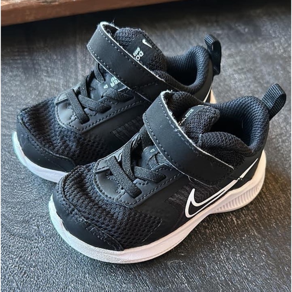 Light stitching wear on top of one of the shoes. Toddler 5c selling $10
